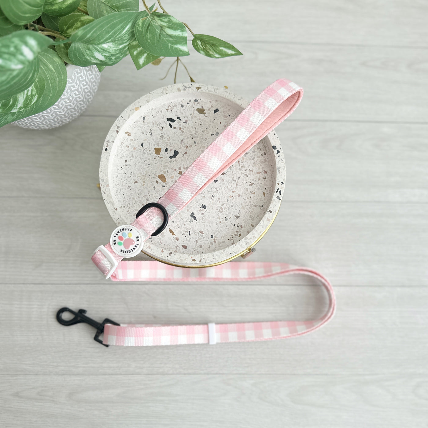 Strawberry picnic - Adjustable fabric lead